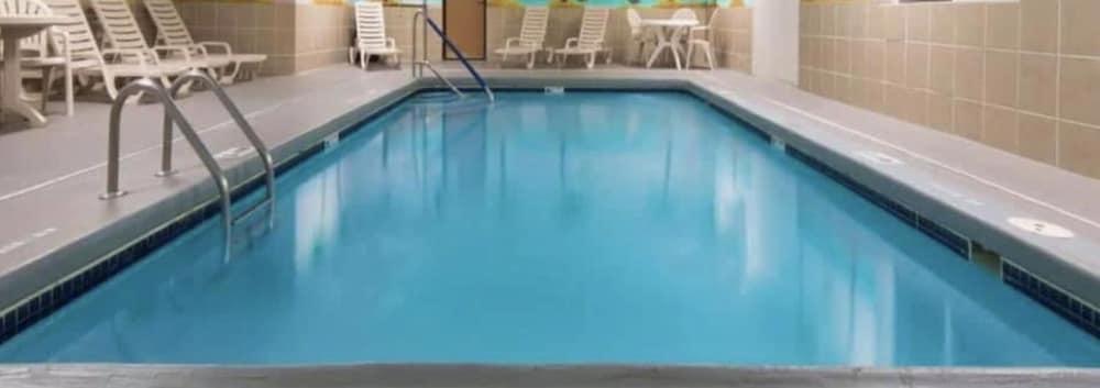 Days Inn By Wyndham Kansas City International Airport Eksteriør billede