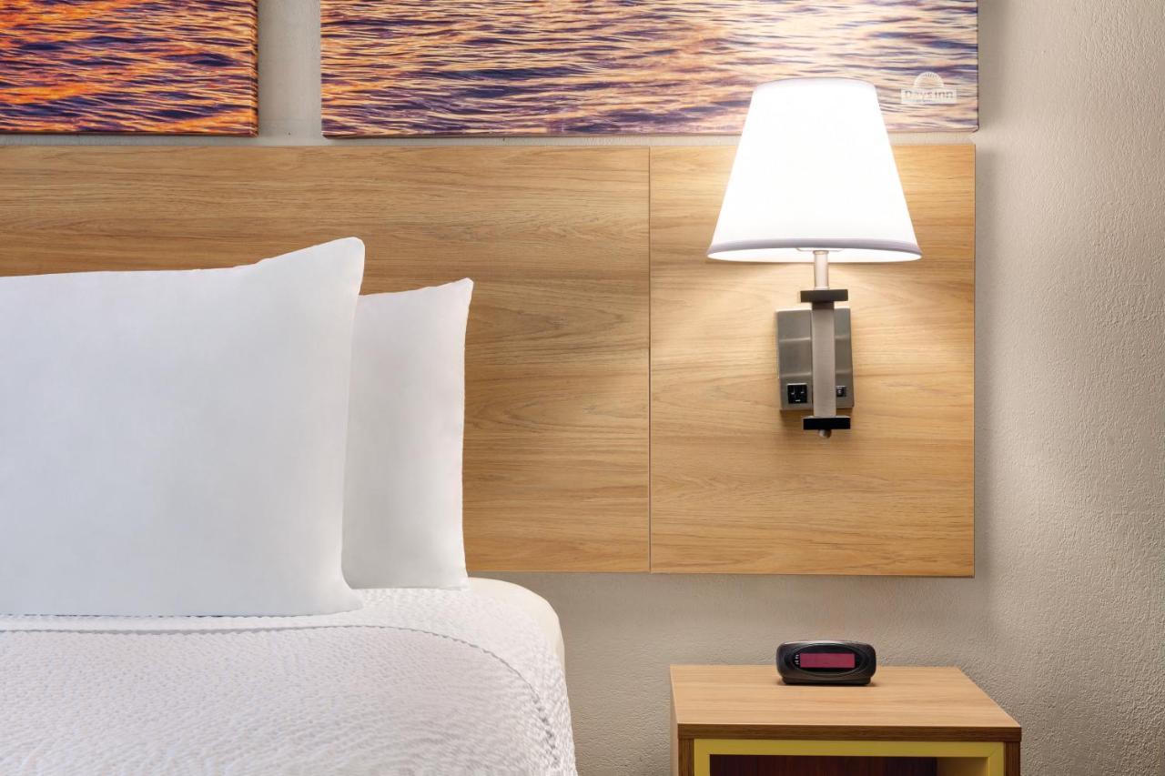 Days Inn By Wyndham Kansas City International Airport Eksteriør billede