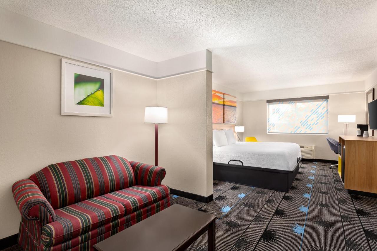 Days Inn By Wyndham Kansas City International Airport Eksteriør billede