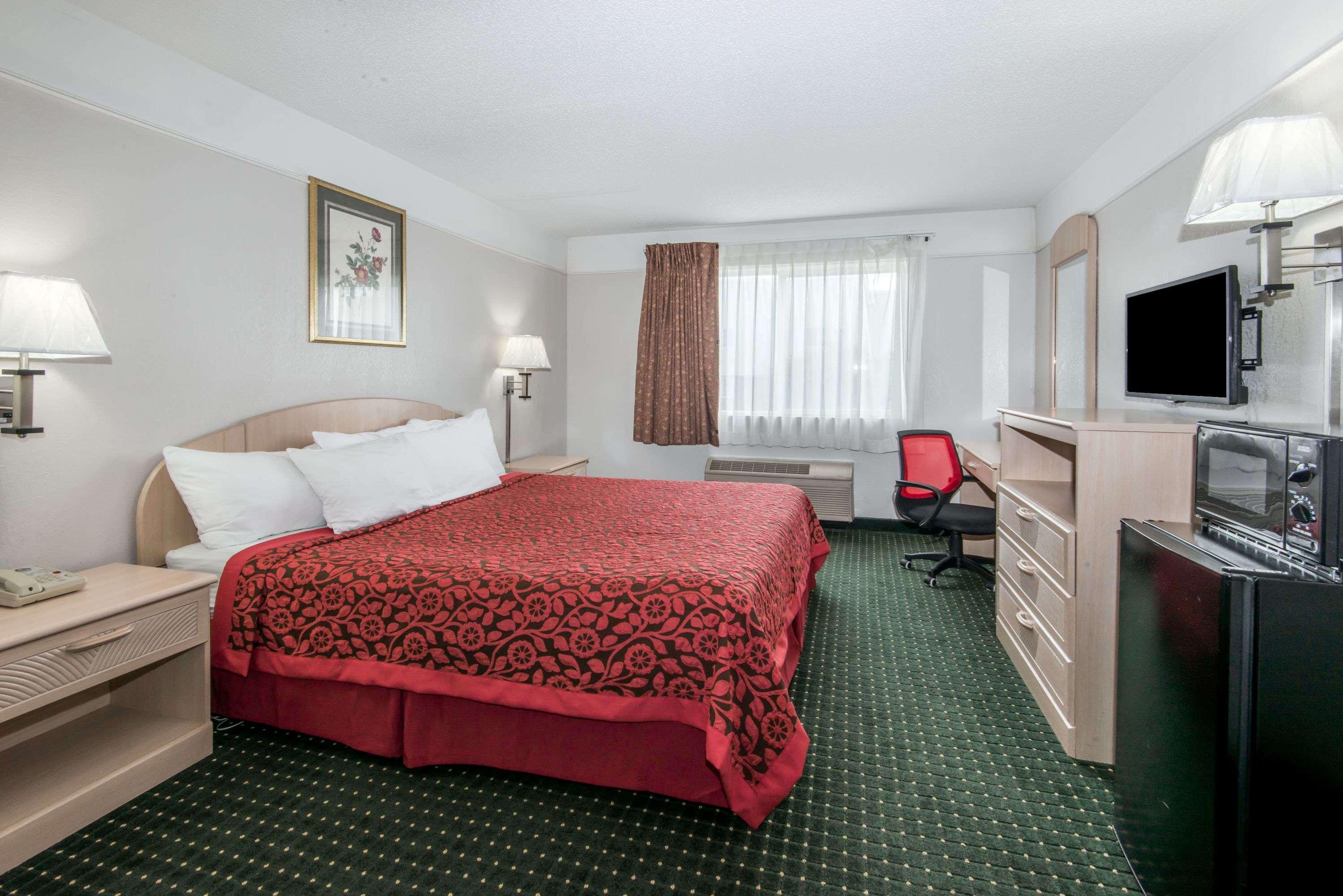 Days Inn By Wyndham Kansas City International Airport Eksteriør billede