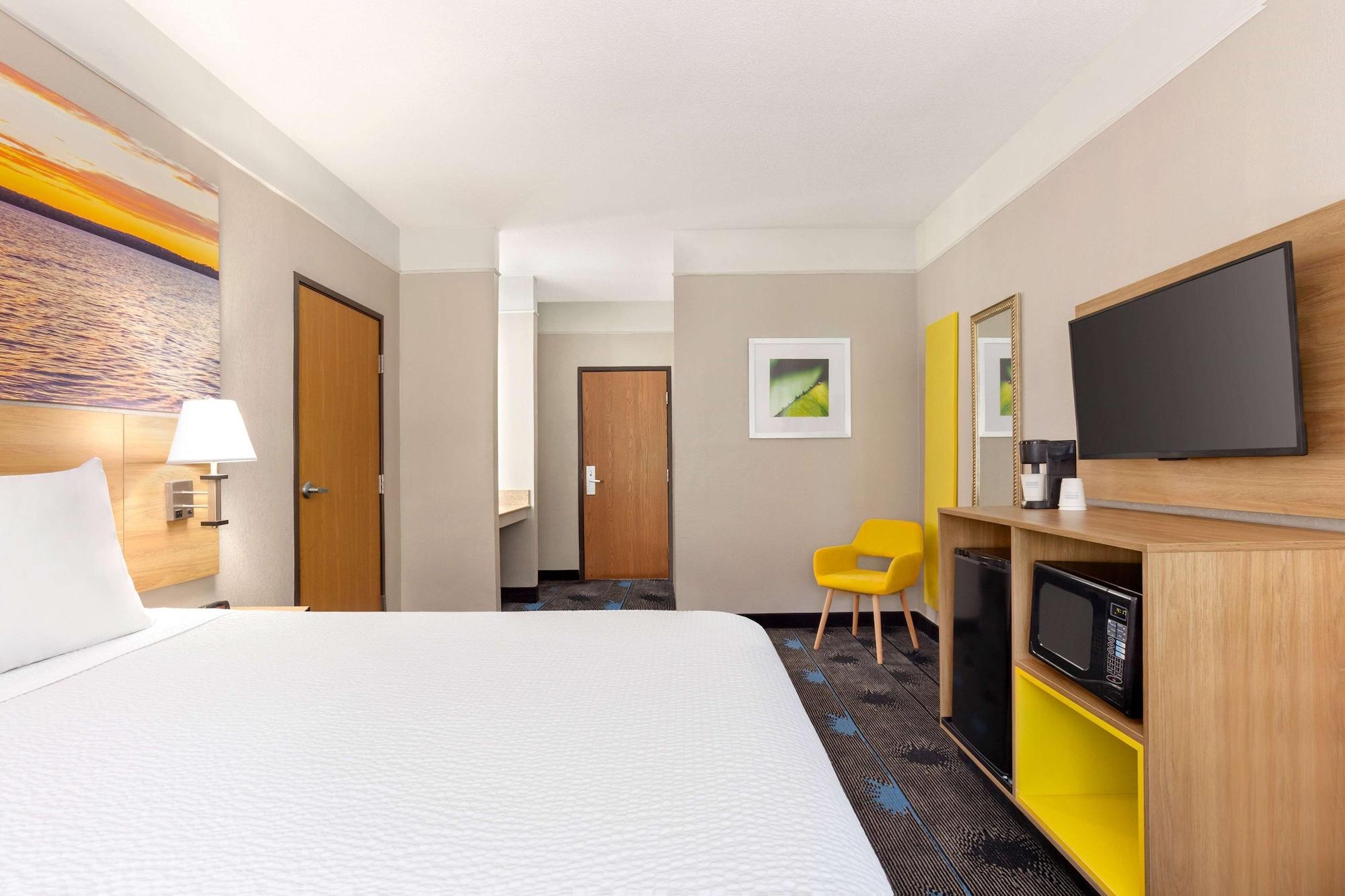 Days Inn By Wyndham Kansas City International Airport Eksteriør billede