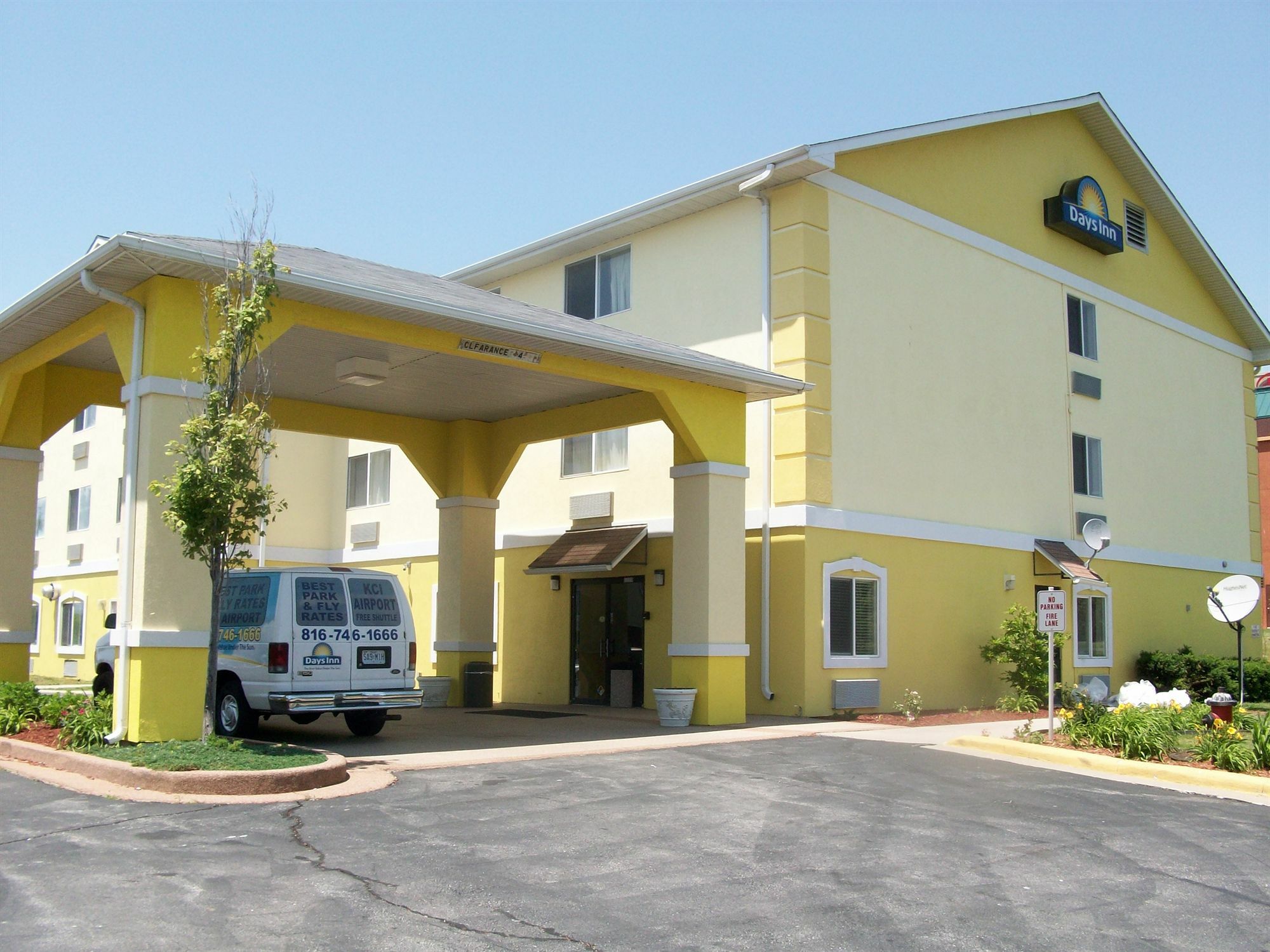 Days Inn By Wyndham Kansas City International Airport Eksteriør billede